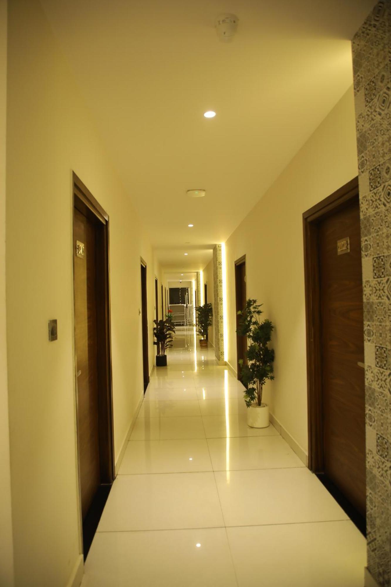 Rajathadri Royal Inn Bangalore Exterior photo