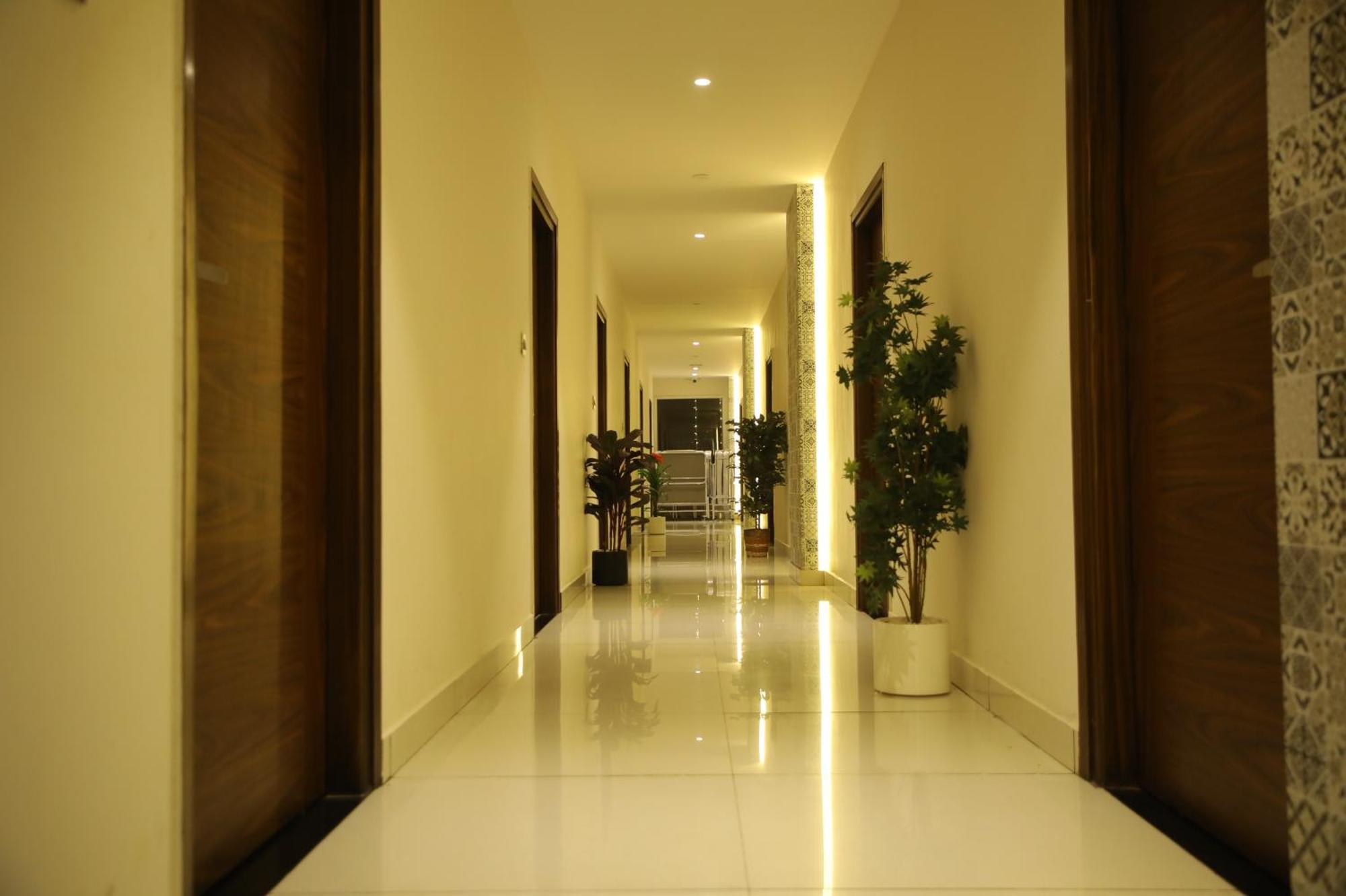 Rajathadri Royal Inn Bangalore Exterior photo