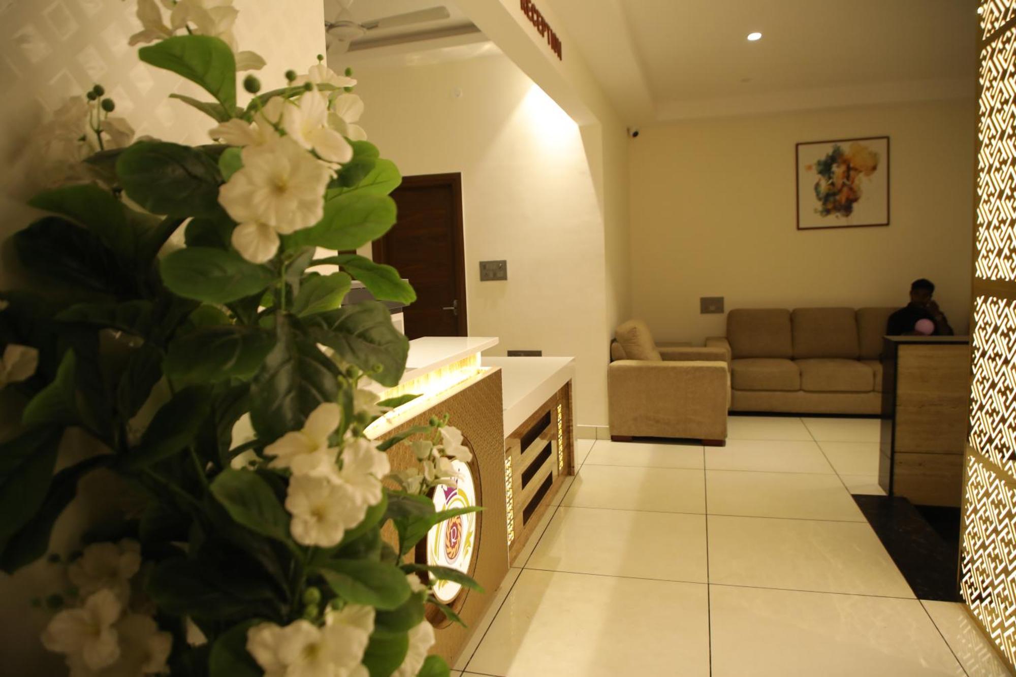 Rajathadri Royal Inn Bangalore Exterior photo